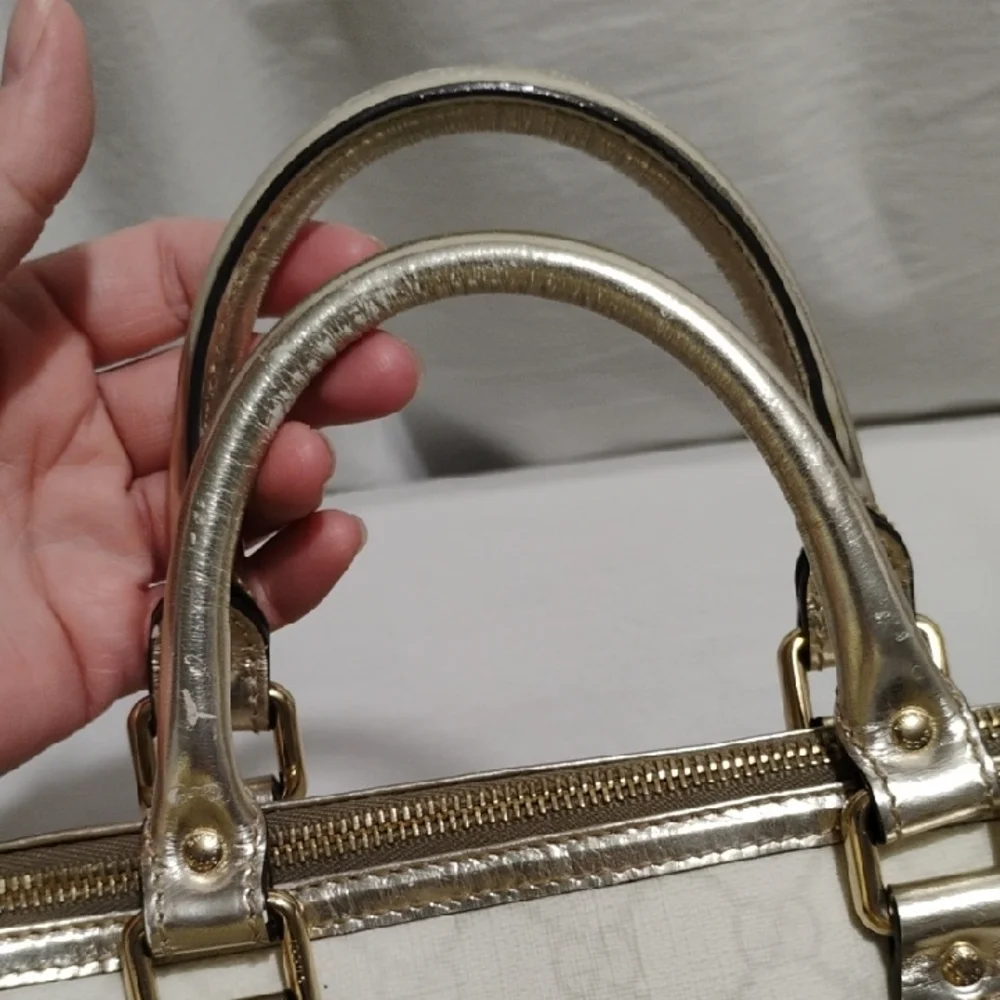 Auth Gucci GG Supreme Joy PVC Leather Metallic Silver & White Tote/Handbag - Picture 9 of 16